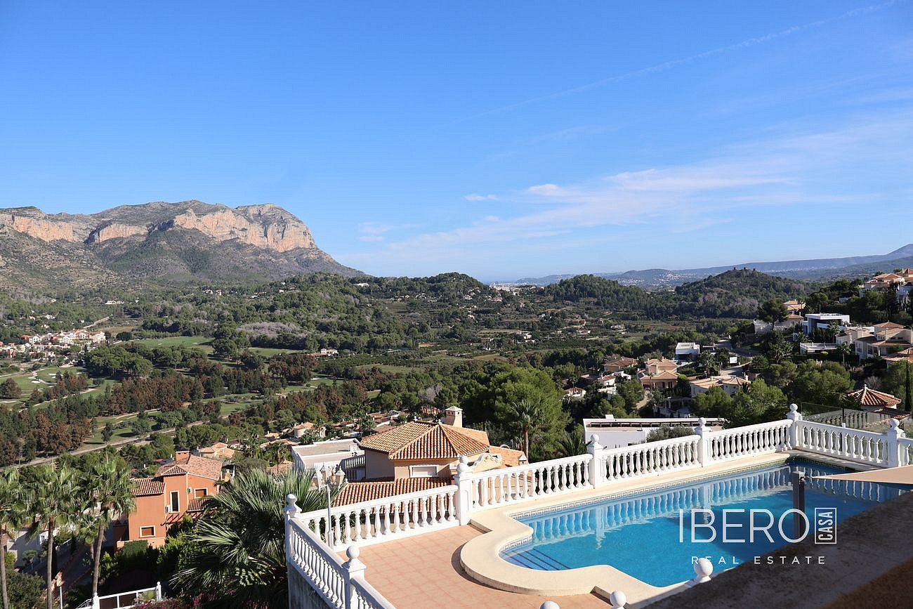 Prodej domu 369 m² s pozemkem 1 699 m²