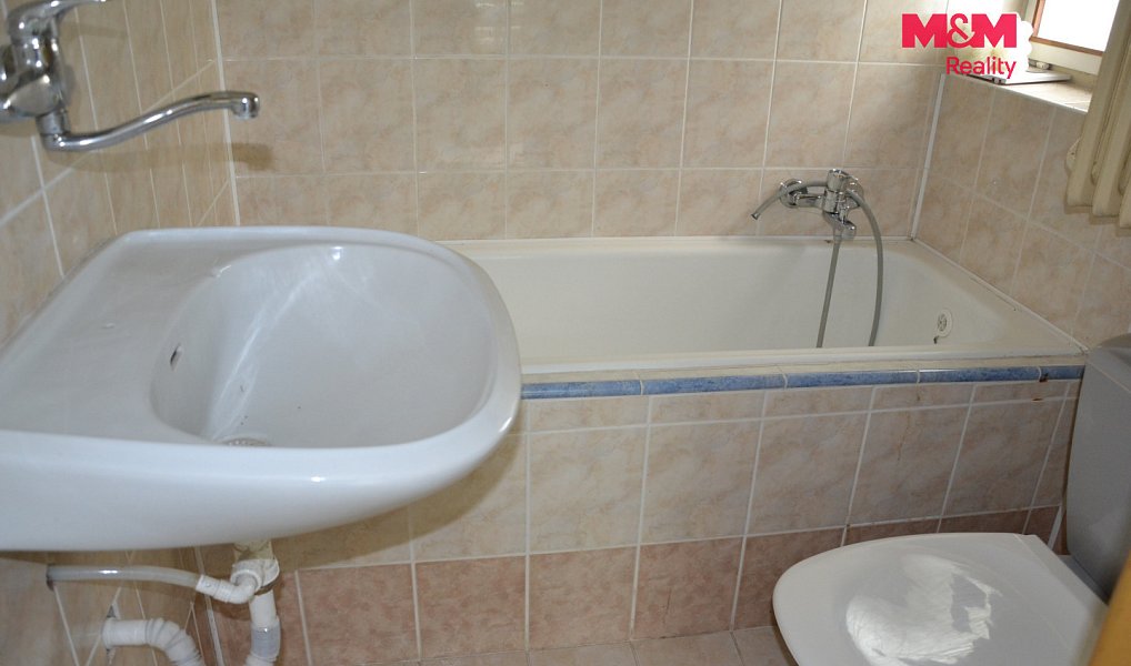 Prodej domu 250 m² s pozemkem 750 m², Hronov – náhled fotky 15