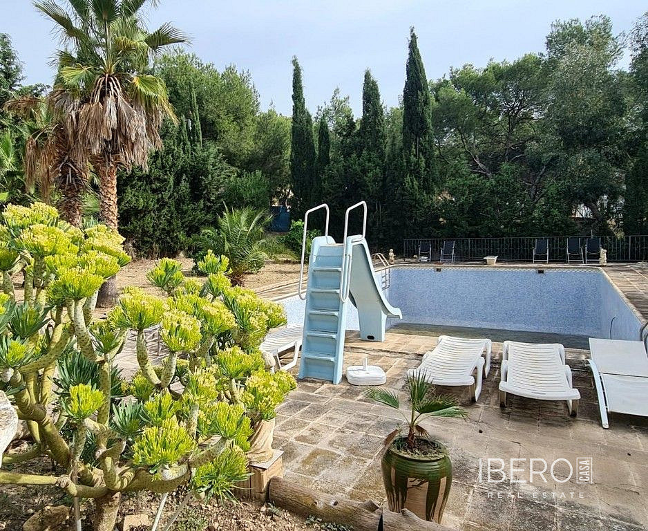 Prodej domu 280 m² s pozemkem 2 517 m² — photo 2
