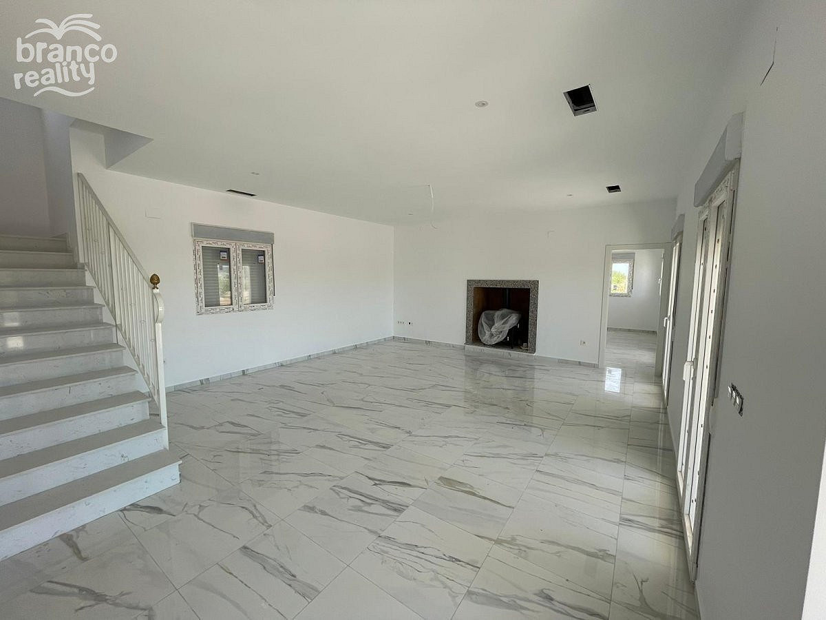 Prodej domu 270 m² s pozemkem 10 000 m² - Vista 3