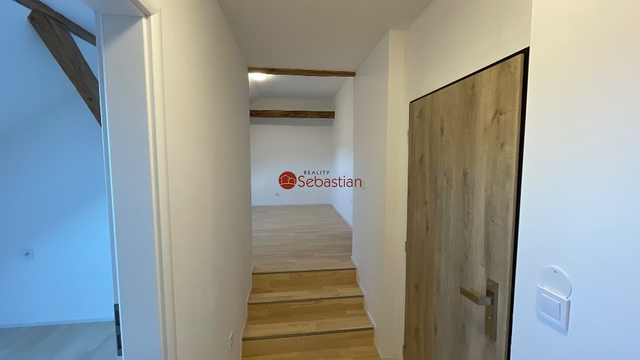 Pronájem bytu 4+kk 99 m² – fotografie 5