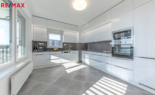 Prodej bytu 4+kk 101 m², Stočesova, Praha 6 - Ruzyně