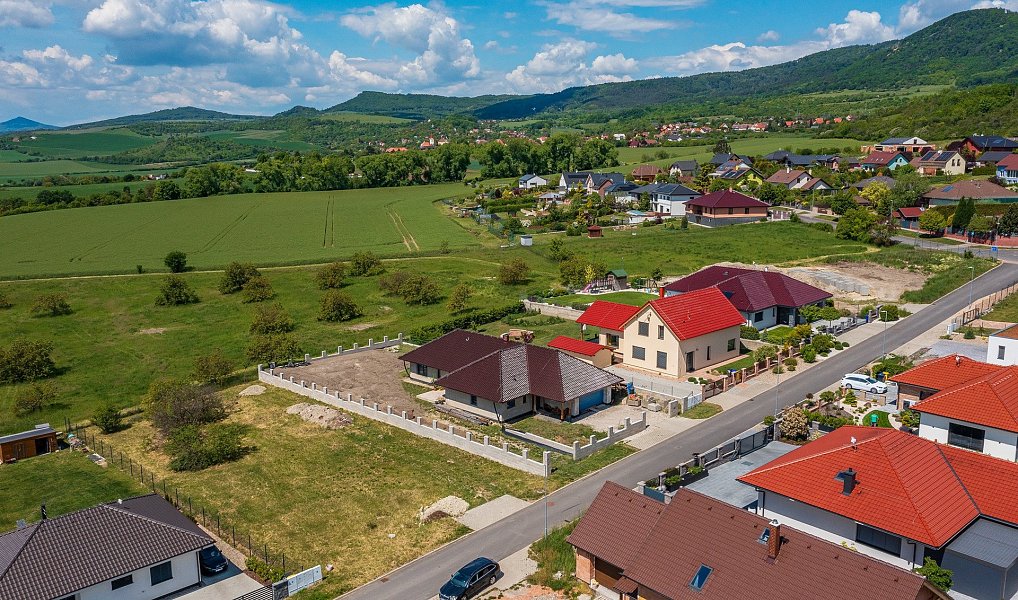 Prodej domu 182 m² s pozemkem 1 107 m², Trnovany – náhled fotky 32