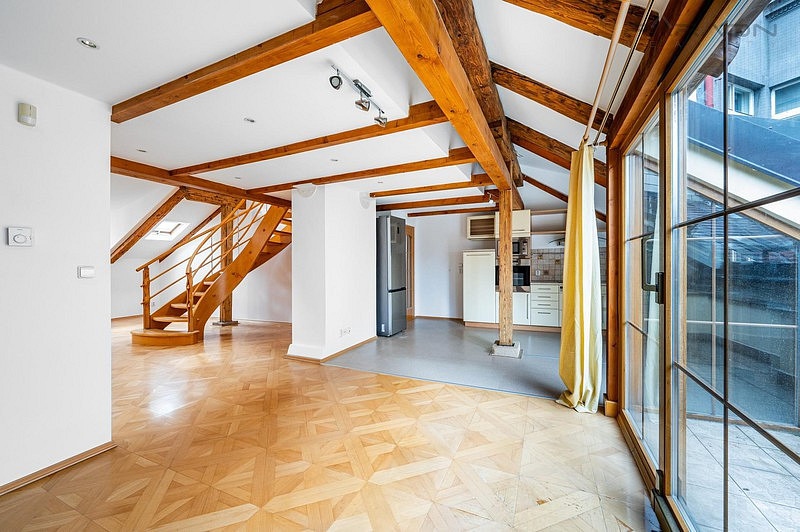 Pronájem kanceláře v centru (221m²), terasa, výtah, Praha 1 - Náměstí Republiky – pohled 5
