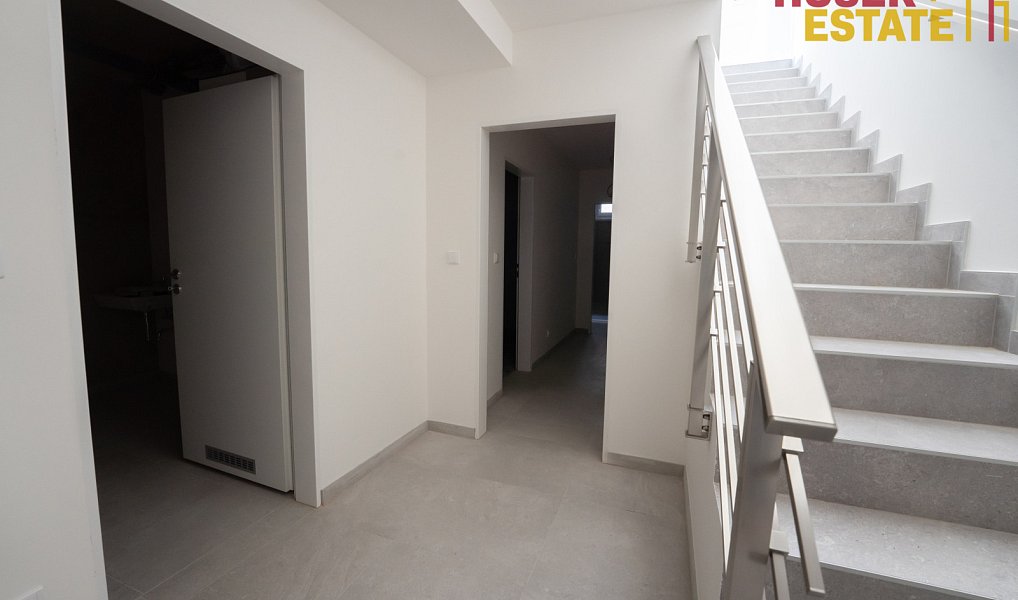 Prodej domu 197 m² s pozemkem 737 m², Holubice – náhled fotky 20
