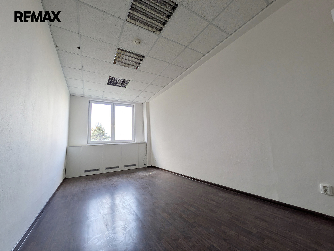 Pronájem kanceláře 36 m² – fotografie 2