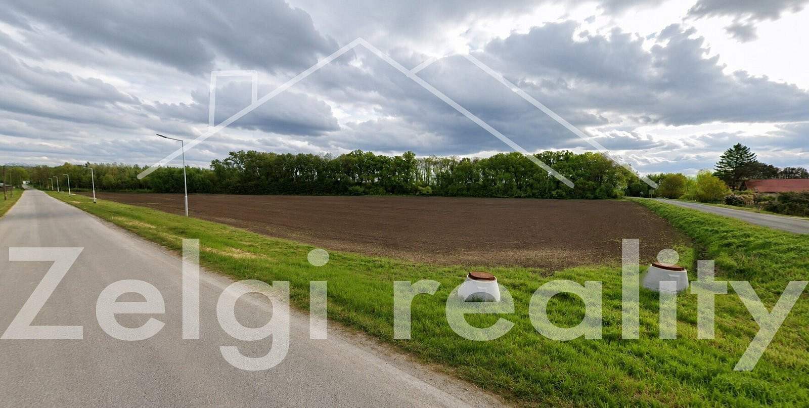 Prodej komerčního pozemku 14 000 m² – fotografie 2