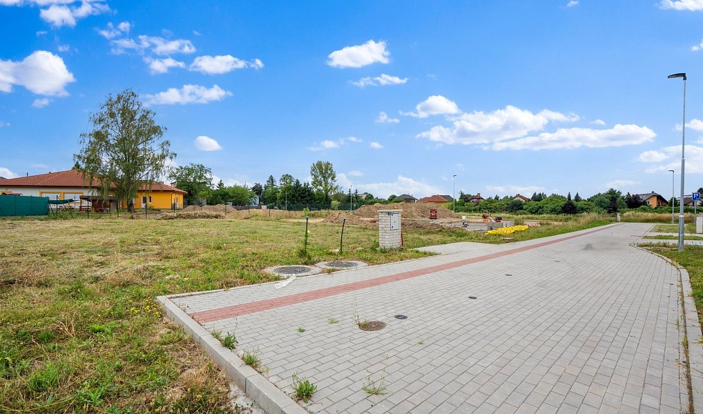 Prodej stavebního pozemku 675 m², Praha – náhled fotky 8