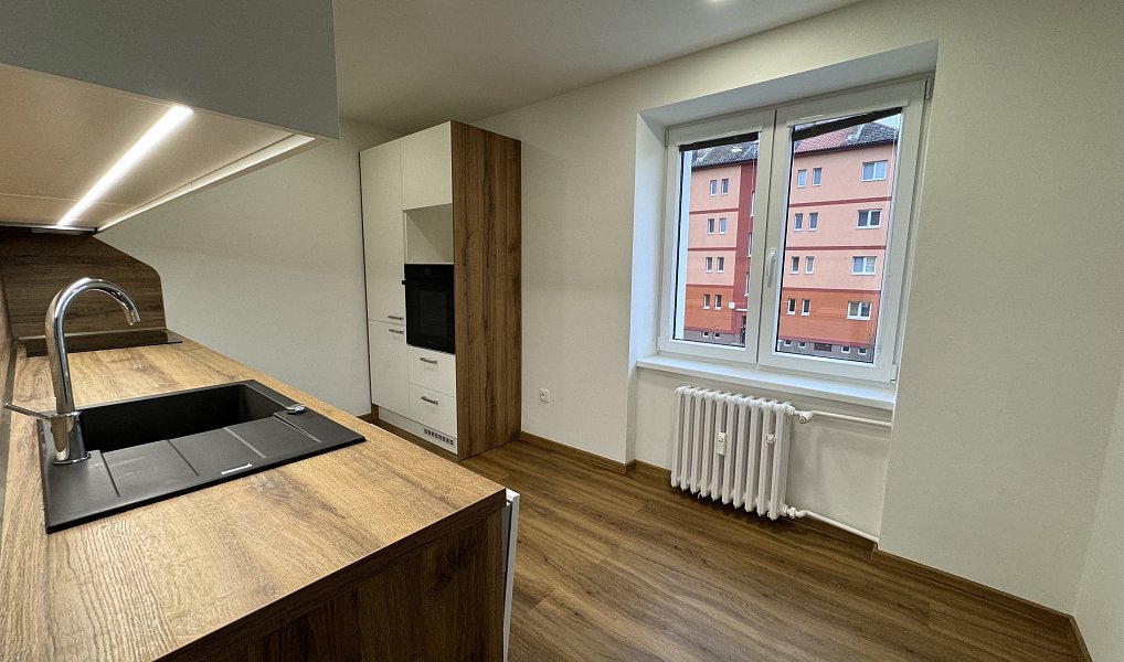 Pronájem bytu 2+1 55 m², Hodonín – náhled fotky 8
