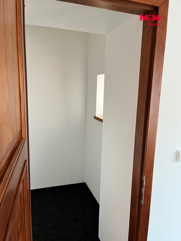 Pronájem kanceláře 40 m² – fotografie 3