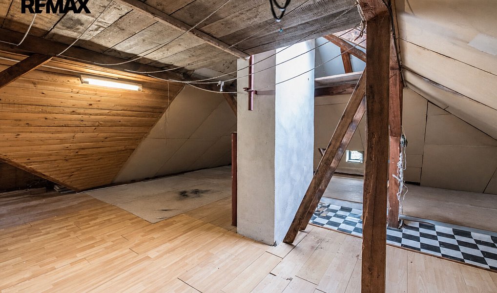 Prodej domu 290 m² s pozemkem 877 m², Habartov – náhled fotky 21