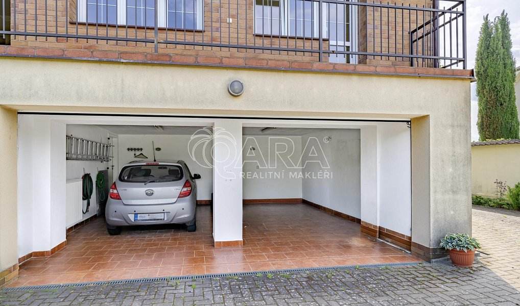 Prodej domu 384 m² s pozemkem 1 835 m², Týnec nad Labem – náhled fotky 13