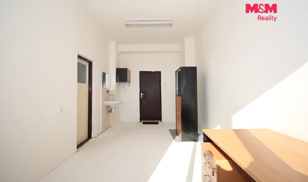 Pronájem kanceláře 163 m², Hradec Králové – náhled fotky 3