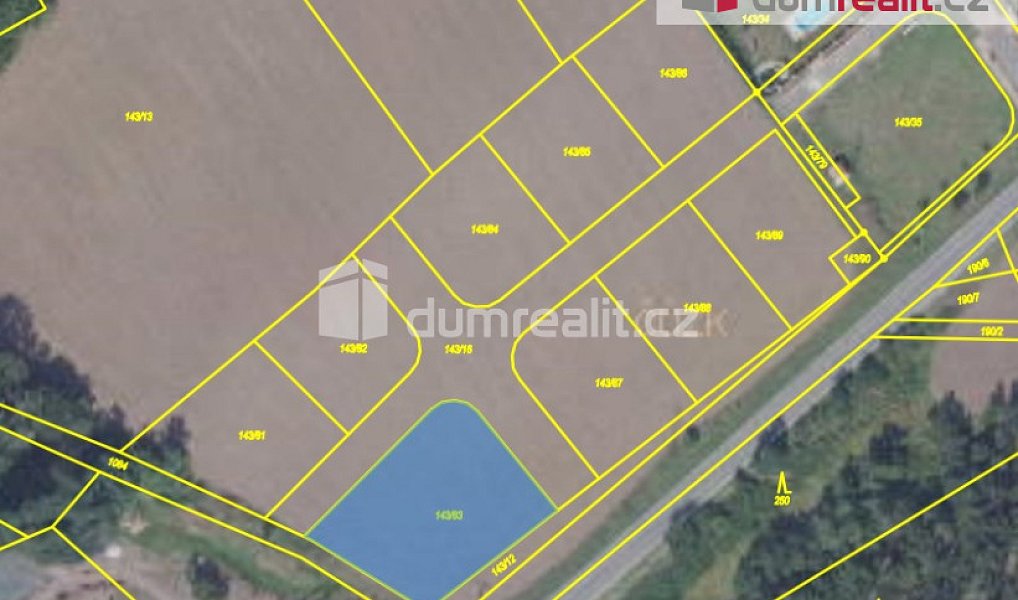 Prodej stavebního pozemku 1 201 m², Veltrusy – náhled fotky 3