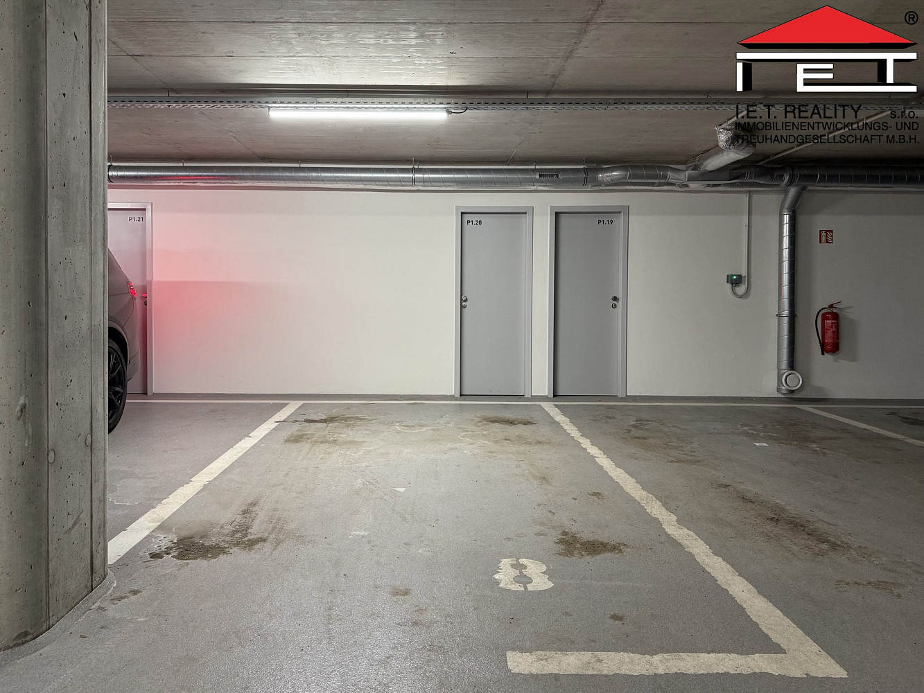 Pronájem garážového stání 10 m2, Brno - Staré Brno – fotografie 2