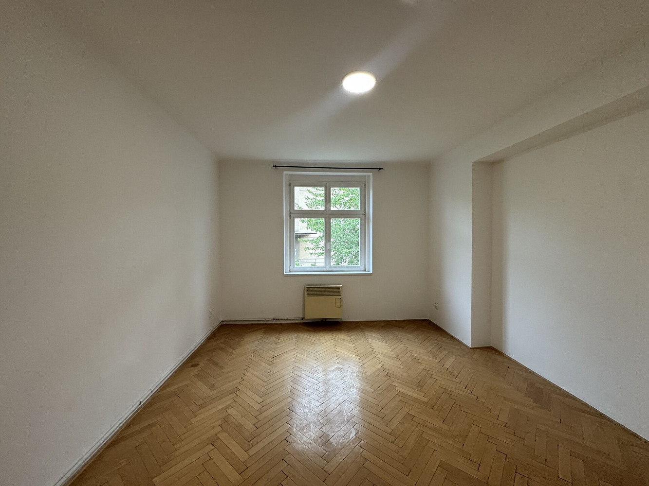 Pronájem bytu 2+kk 48 m² – fotografie 4