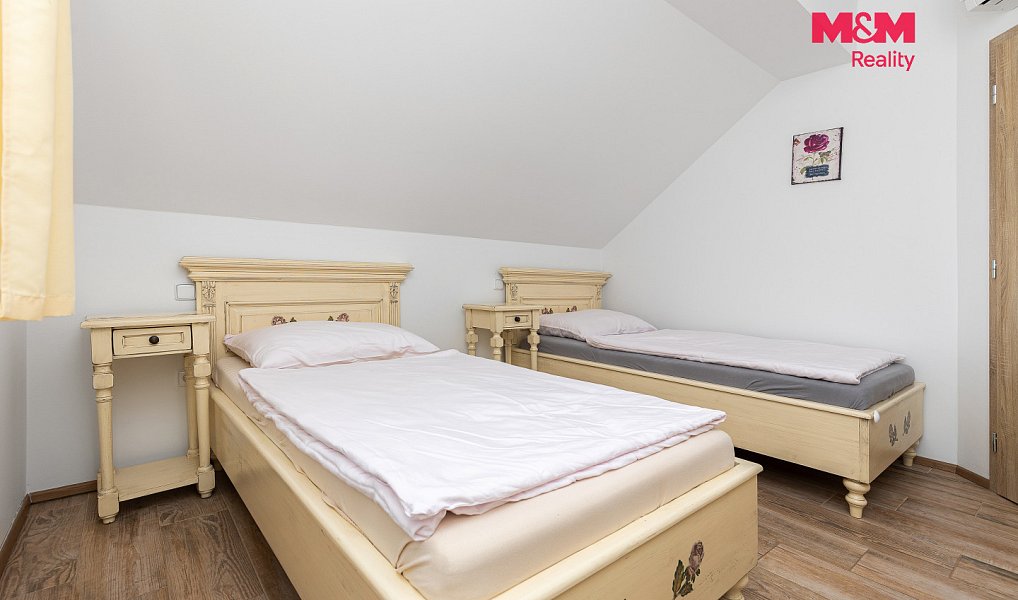 Prodej domu 122 m² s pozemkem 328 m², Dříteč – náhled fotky 22