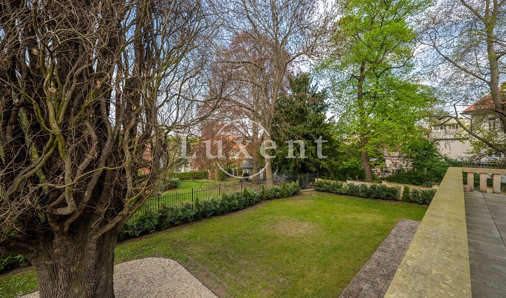 Prodej domu 726 m² s pozemkem 945 m², Praha – náhled fotky 27