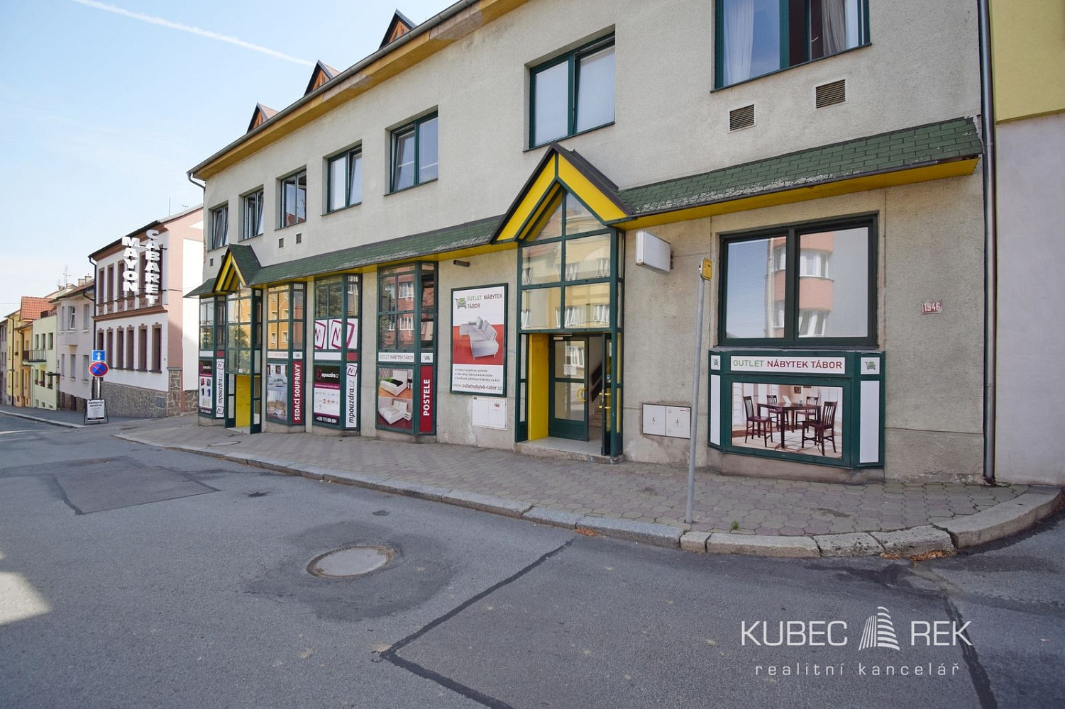Pronájem obchodních prostor 490 m²