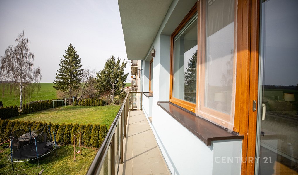 Prodej bytu 3+1 71 m², Bečváry – náhled fotky 2