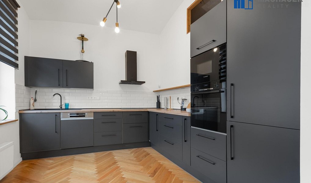 Prodej domu 700 m² s pozemkem 421 m², Duchcov – náhled fotky 2