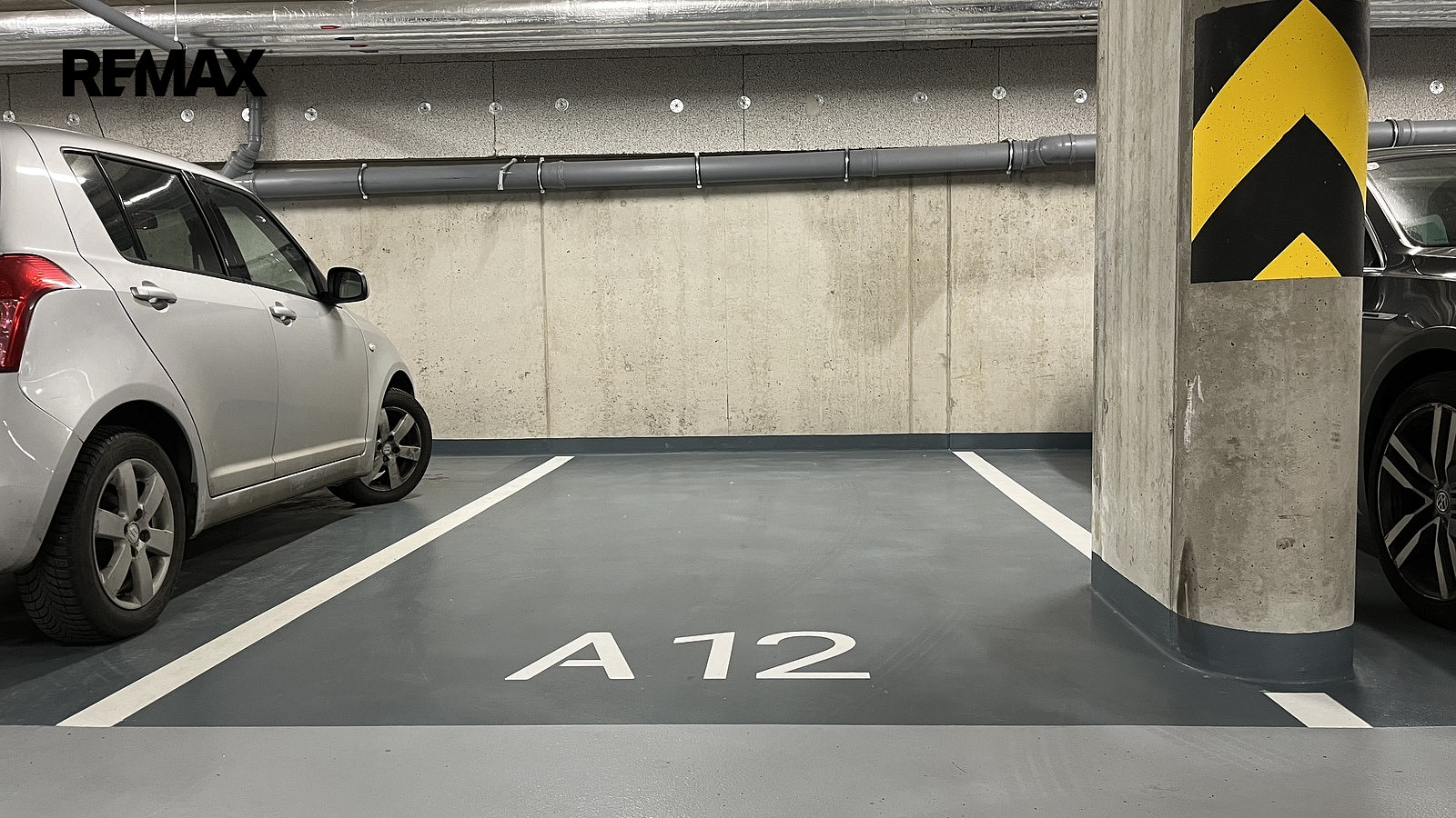 Pronájem garážového stání 15 m2, praha