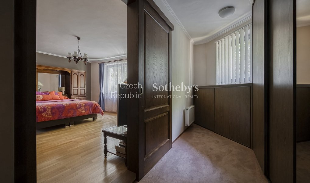 Prodej domu 609 m² s pozemkem 2 267 m², Vestec – náhled fotky 11