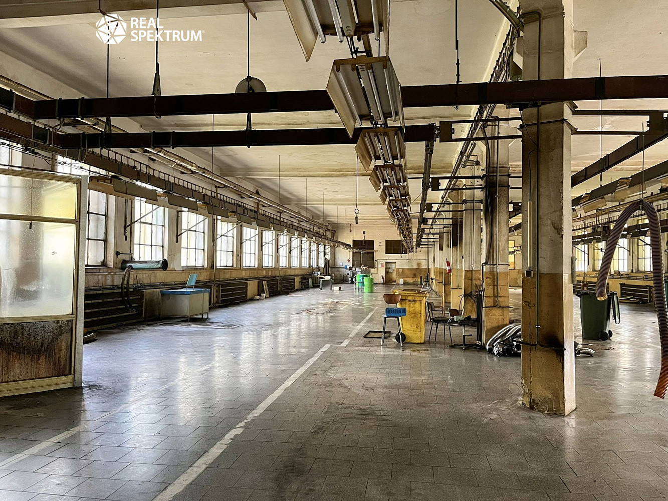 Prodej výrobních prostor 10 000 m² – fotografie 5