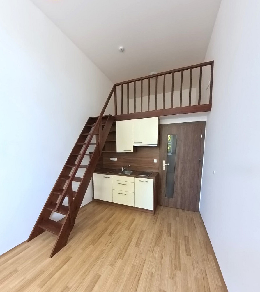 Pronájem bytu 1+kk 26 m² – fotografie 2