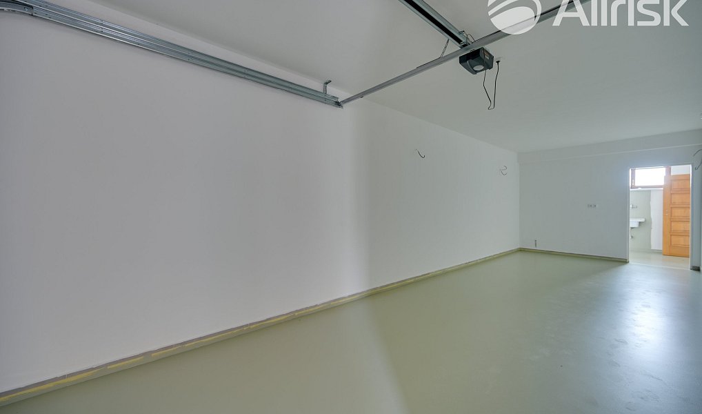 Prodej domu 220 m² s pozemkem 600 m², Březina – náhled fotky 9