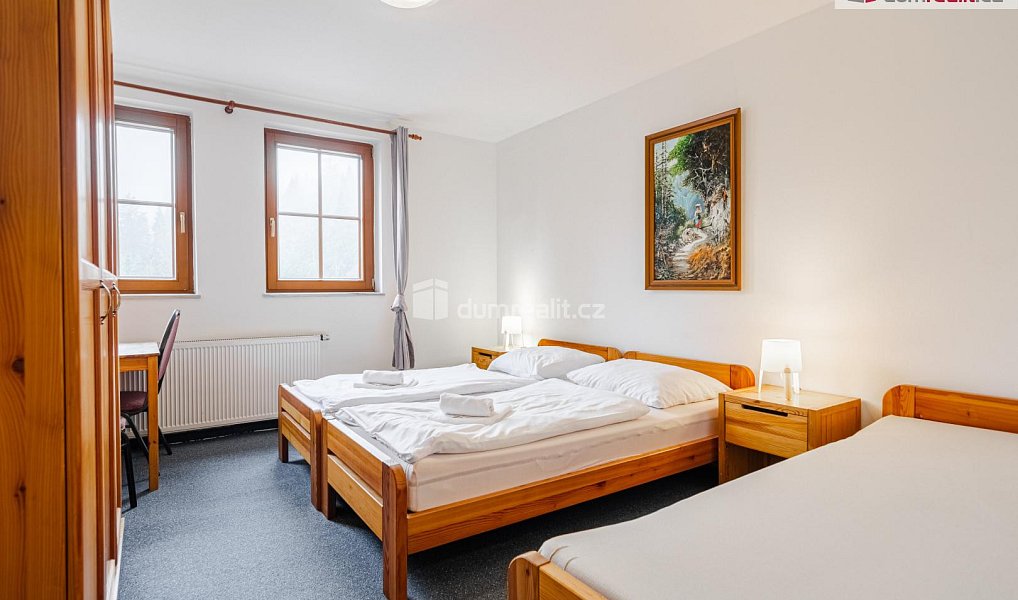Prodej ubytovacího objektu 350 m², Nové Hamry – náhled fotky 13