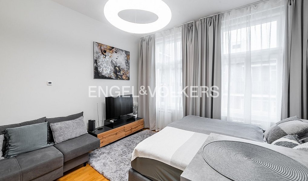 Pronájem bytu 1+kk 30 m², Praha – náhled fotky 2
