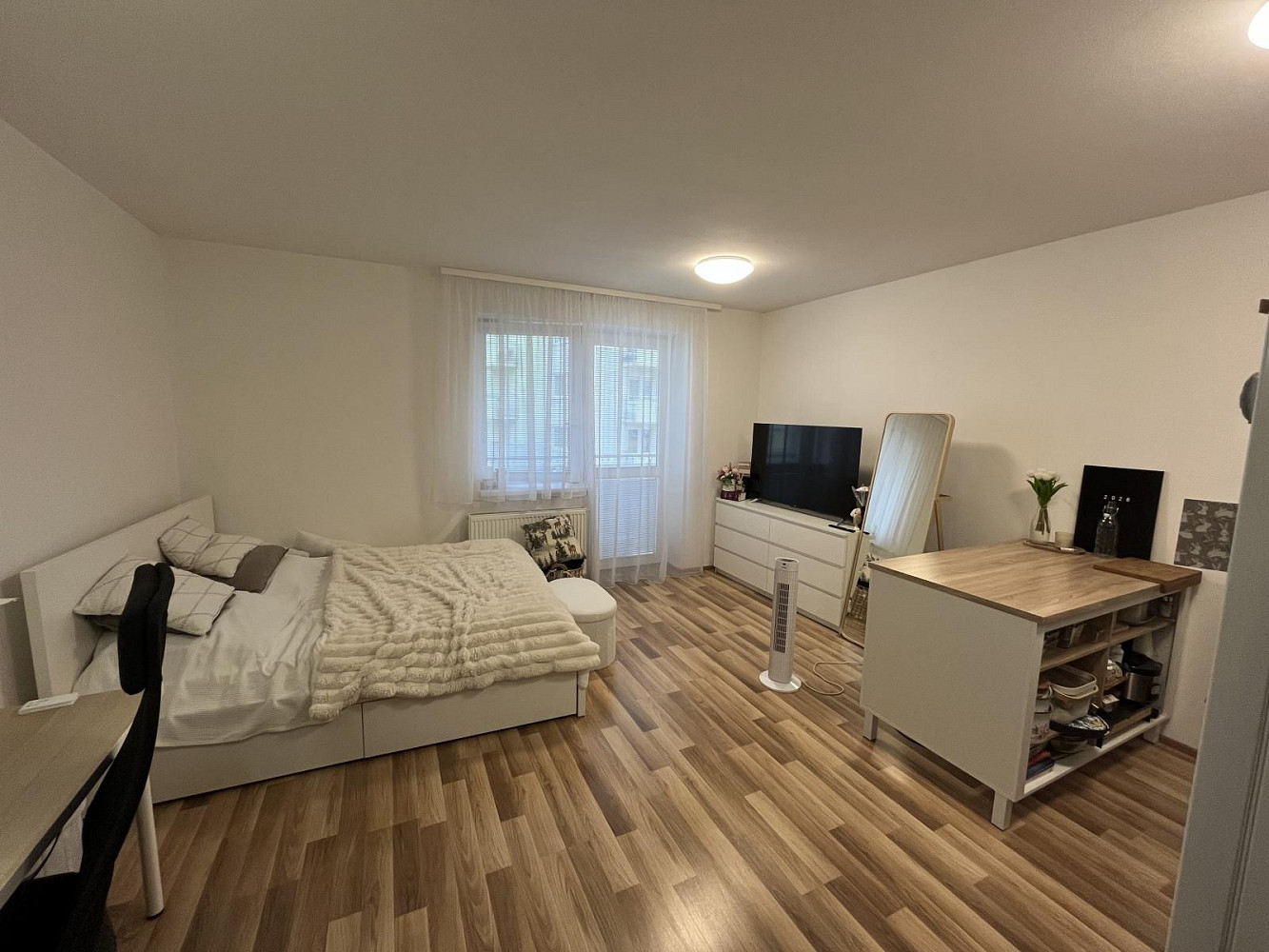 Pronájem bytu 1+kk 34 m² — photo 2