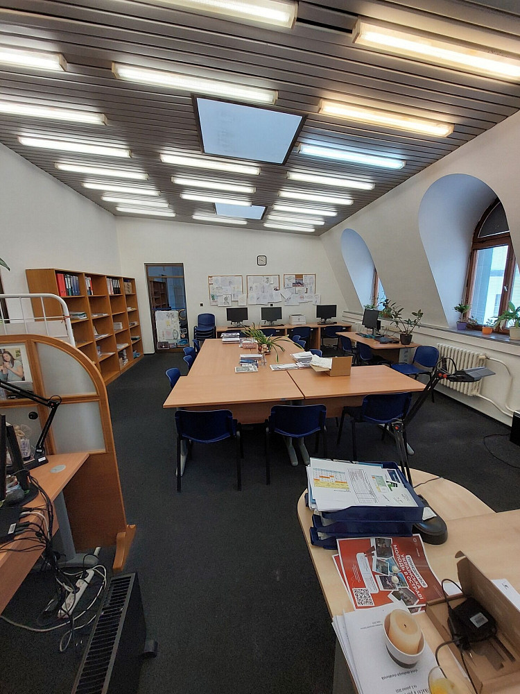 Pronájem kanceláře 212 m² – pohled 2
