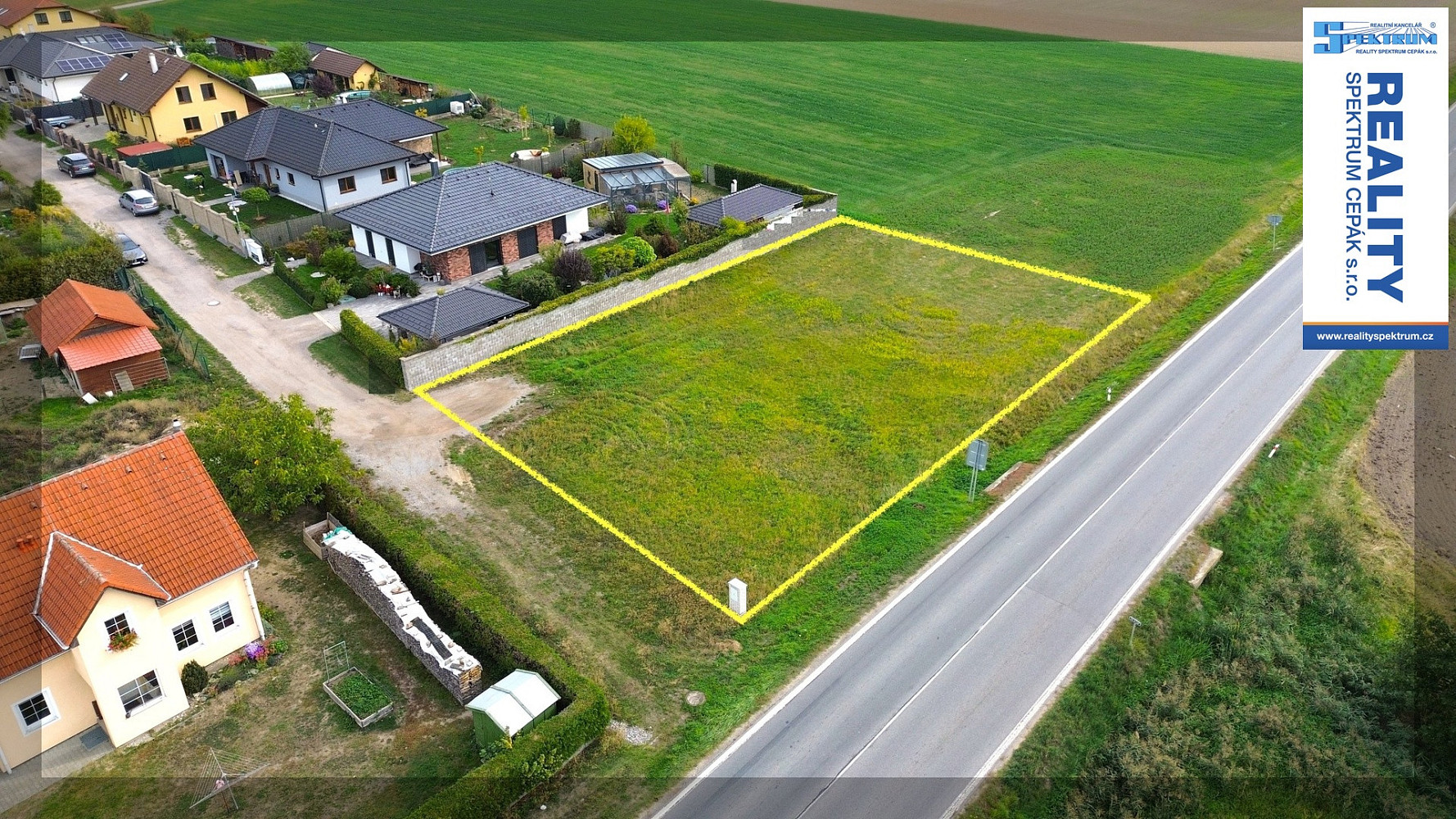 Prodej stavebního pozemku 1 208 m²