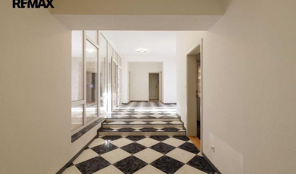 Prodej domu 520 m² s pozemkem 764 m², Roztoky – náhled fotky 14