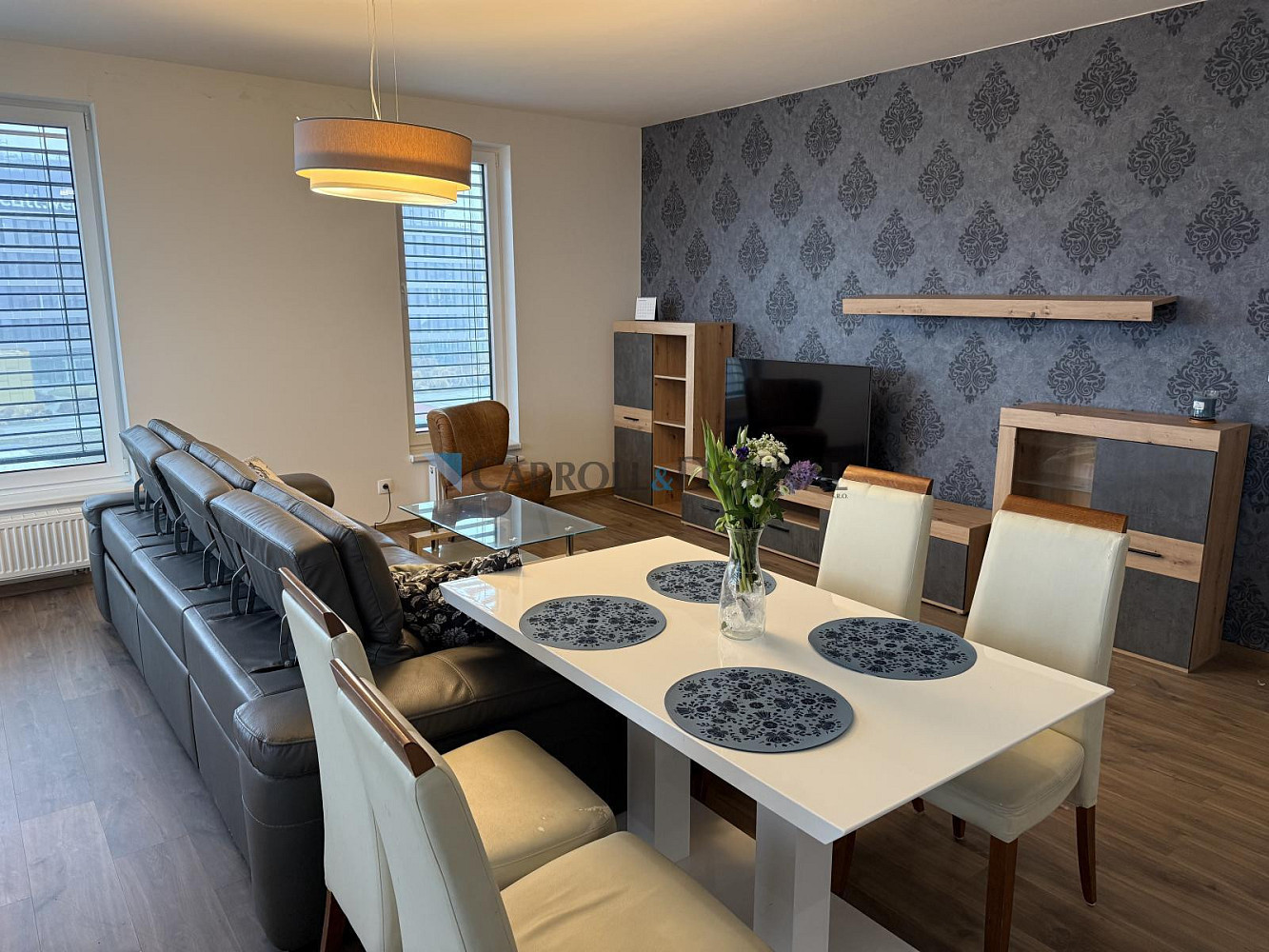 Pronájem bytu 4+kk 112 m² — photo 2