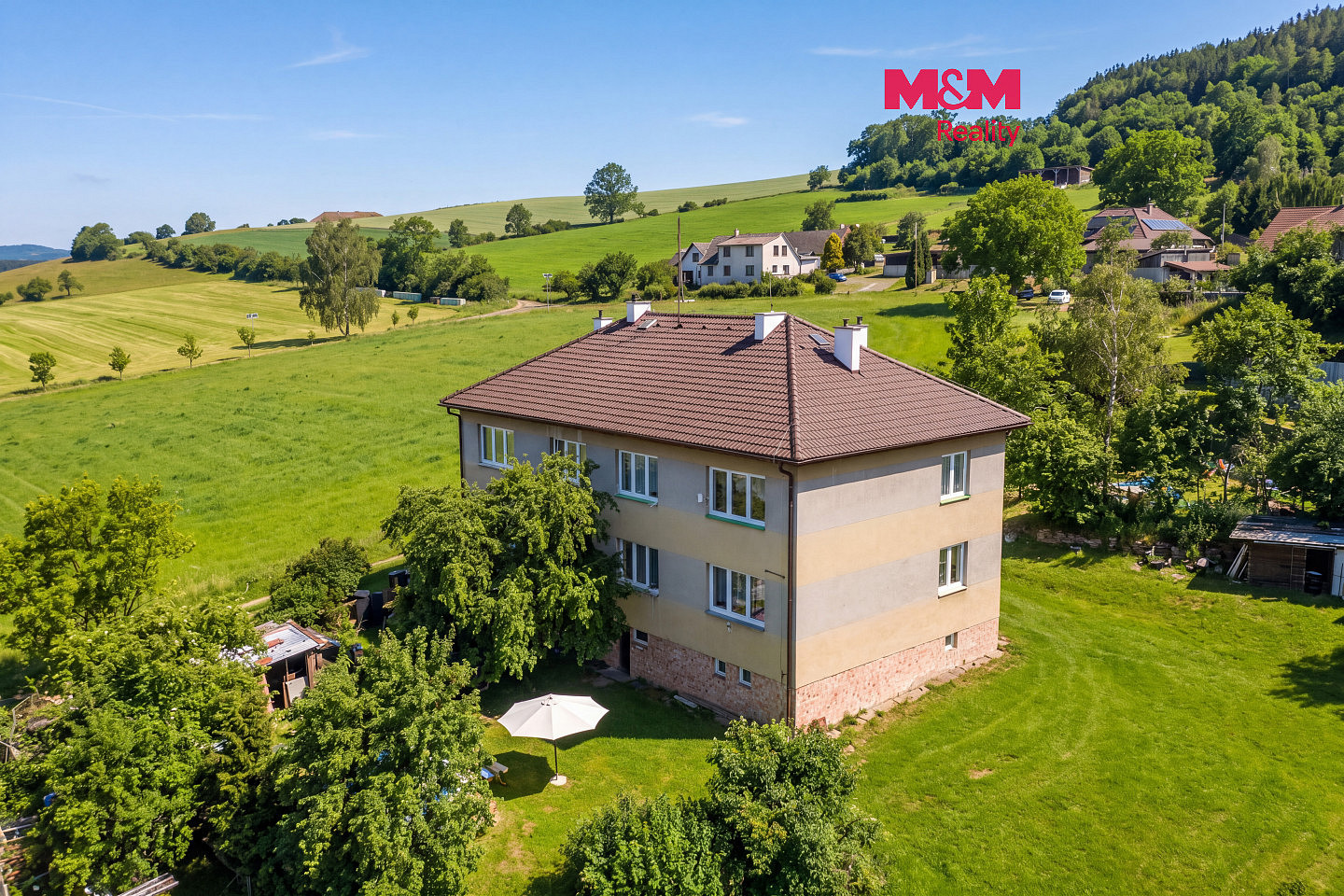 Prodej domu 252 m² s pozemkem 166 m²