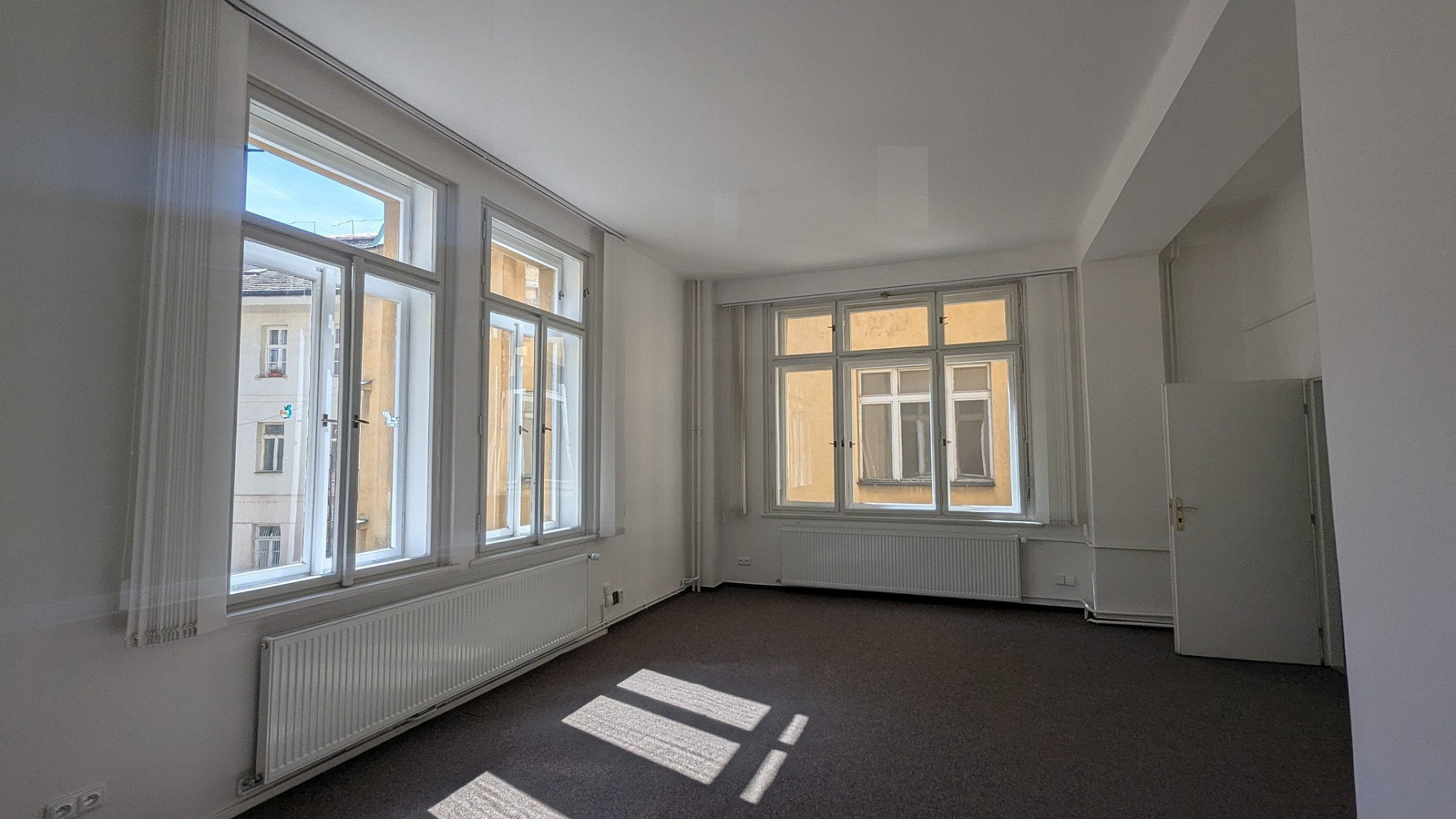 Pronájem kanceláře 30 m² — photo 3