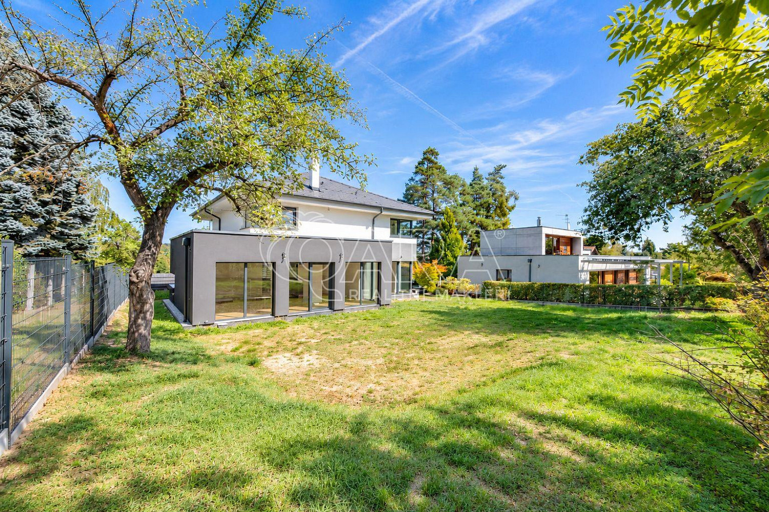 Prodej domu 259 m² s pozemkem 755 m²
