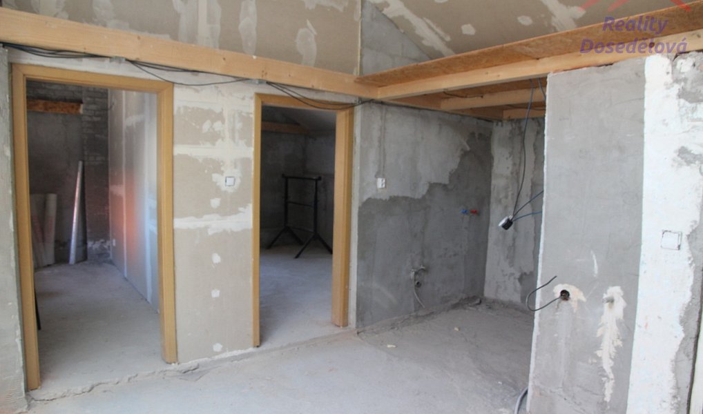 Prodej domu 114 m² s pozemkem 66 m², Smečno – náhled fotky 11
