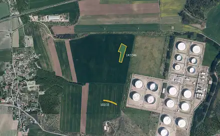 Prodej pole 9 570 m², Uhy, okres Kladno