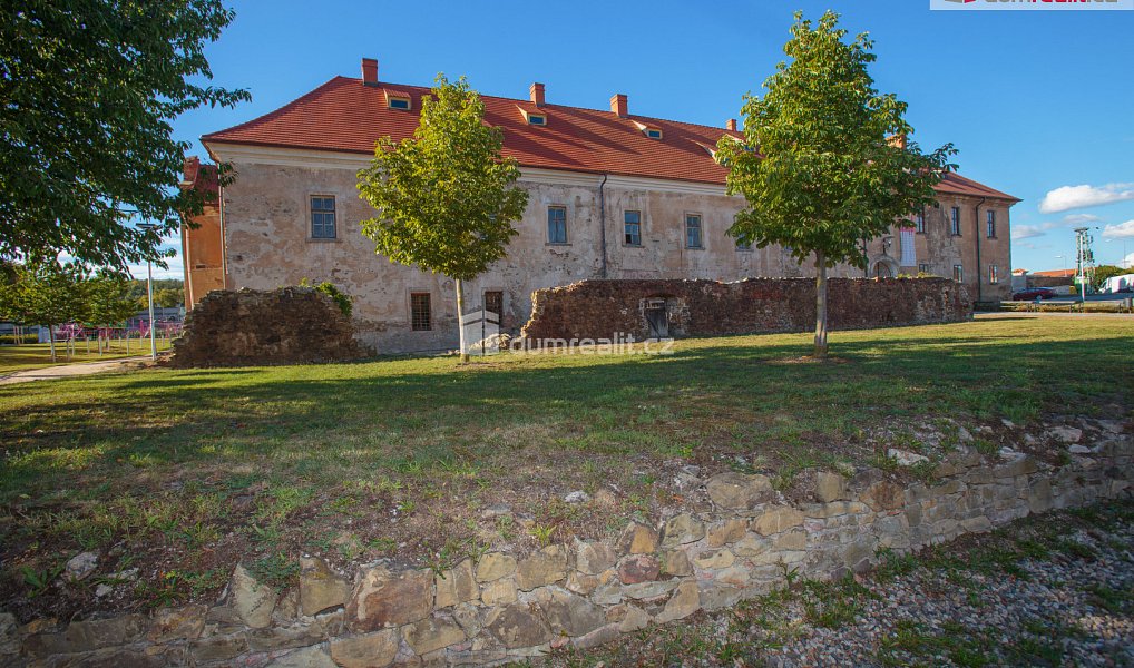 Prodej domu 360 m² s pozemkem 657 m², Králův Dvůr – náhled fotky 24