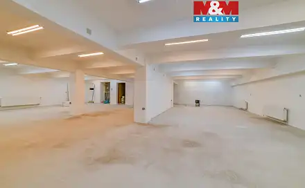 Pronájem obchodních prostor 260 m², Cheb