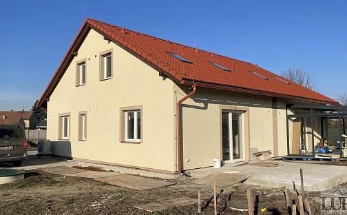 Prodej domu 128 m² s pozemkem 450 m², Spojovací, Postřižín, okres Mělník