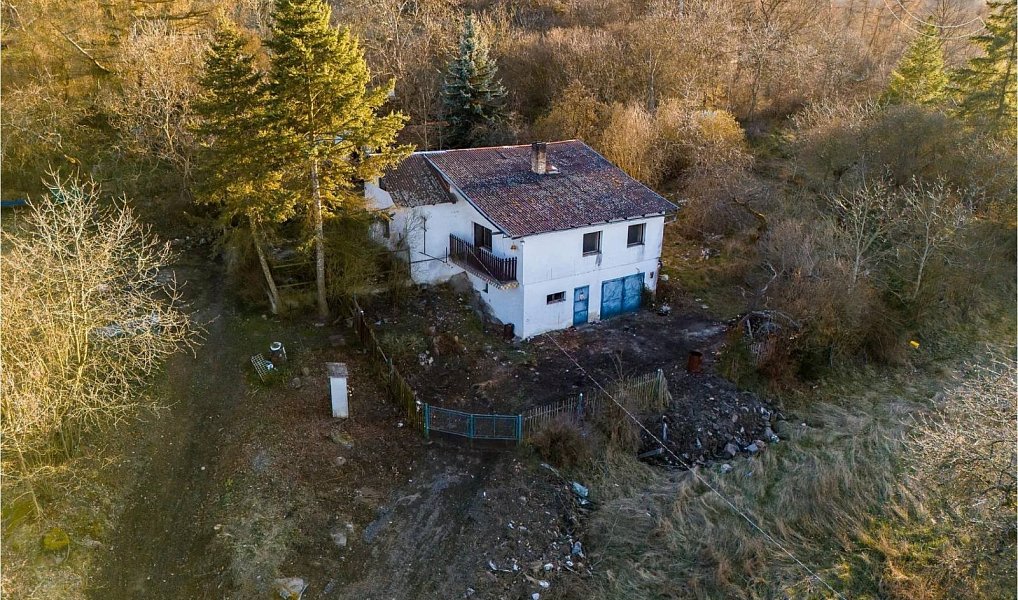 Prodej domu 200 m² s pozemkem 3 609 m², Lubenec – náhled fotky 3