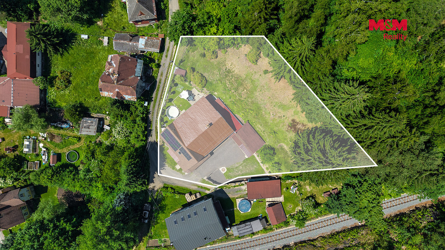 Prodej domu 360 m² s pozemkem 1 764 m² — photo 2