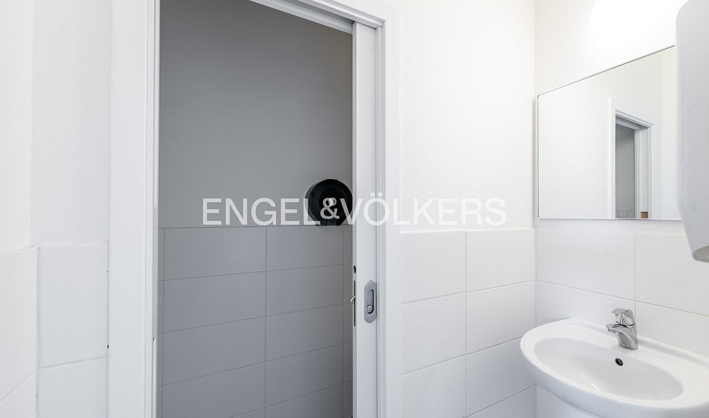 Pronájem kanceláře 132 m², Praha – náhled fotky 9