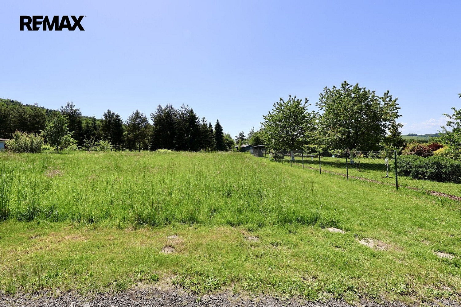 Prodej stavebního pozemku 800 m² – fotografie 3