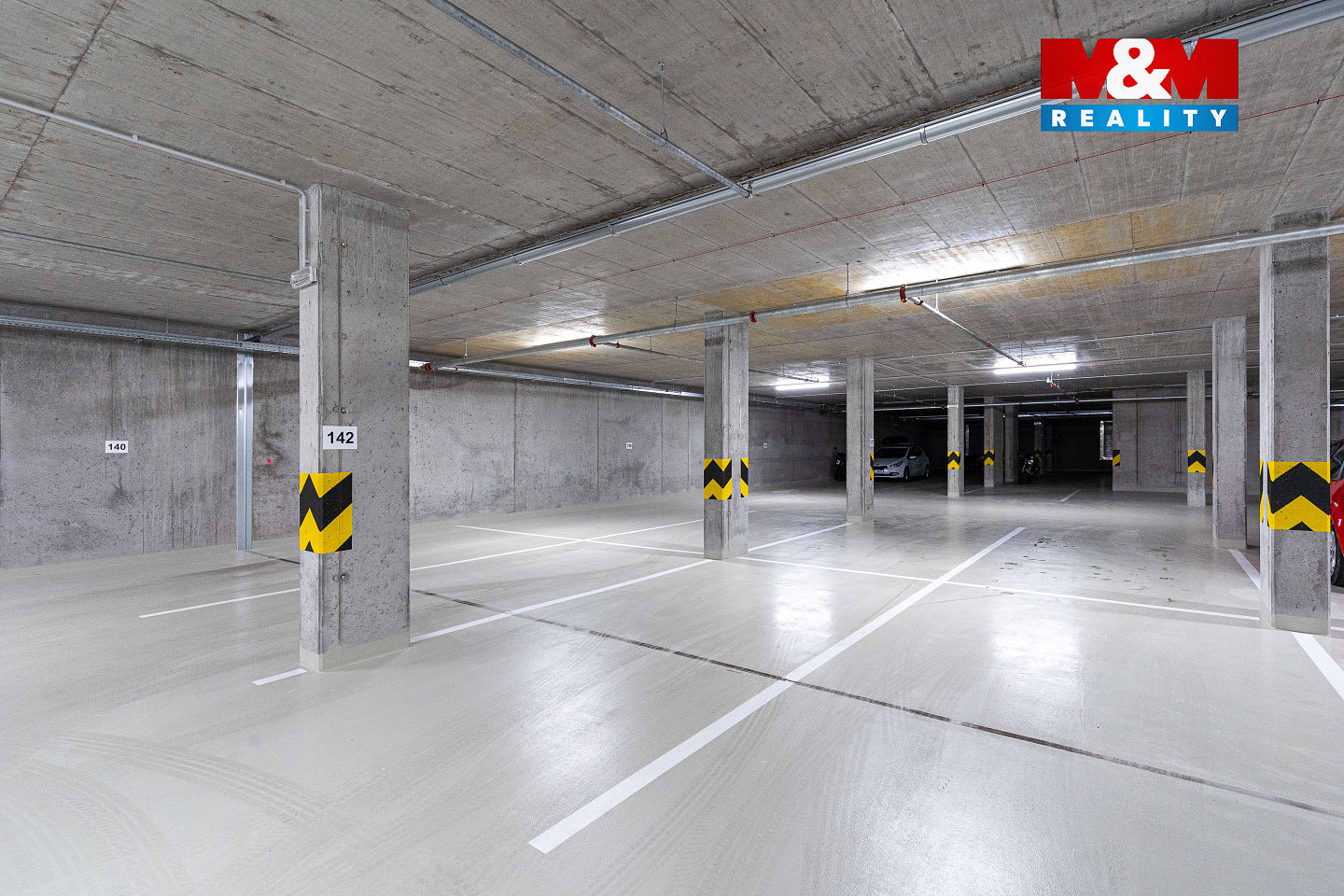 Pronájem garážového stání, 12 m2, plzeň, ul. stehlíkova — photo 3